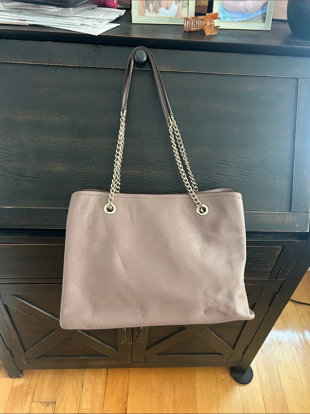 kate spade pebble leather tote in mauve taupe with silver chain